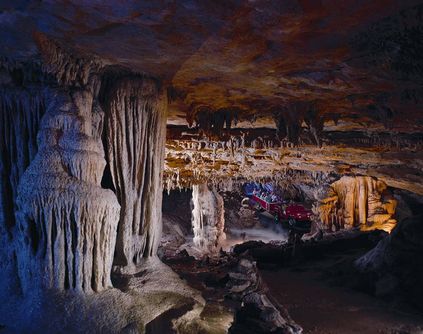 アメリカで探検する15の信じられないほどの洞窟 